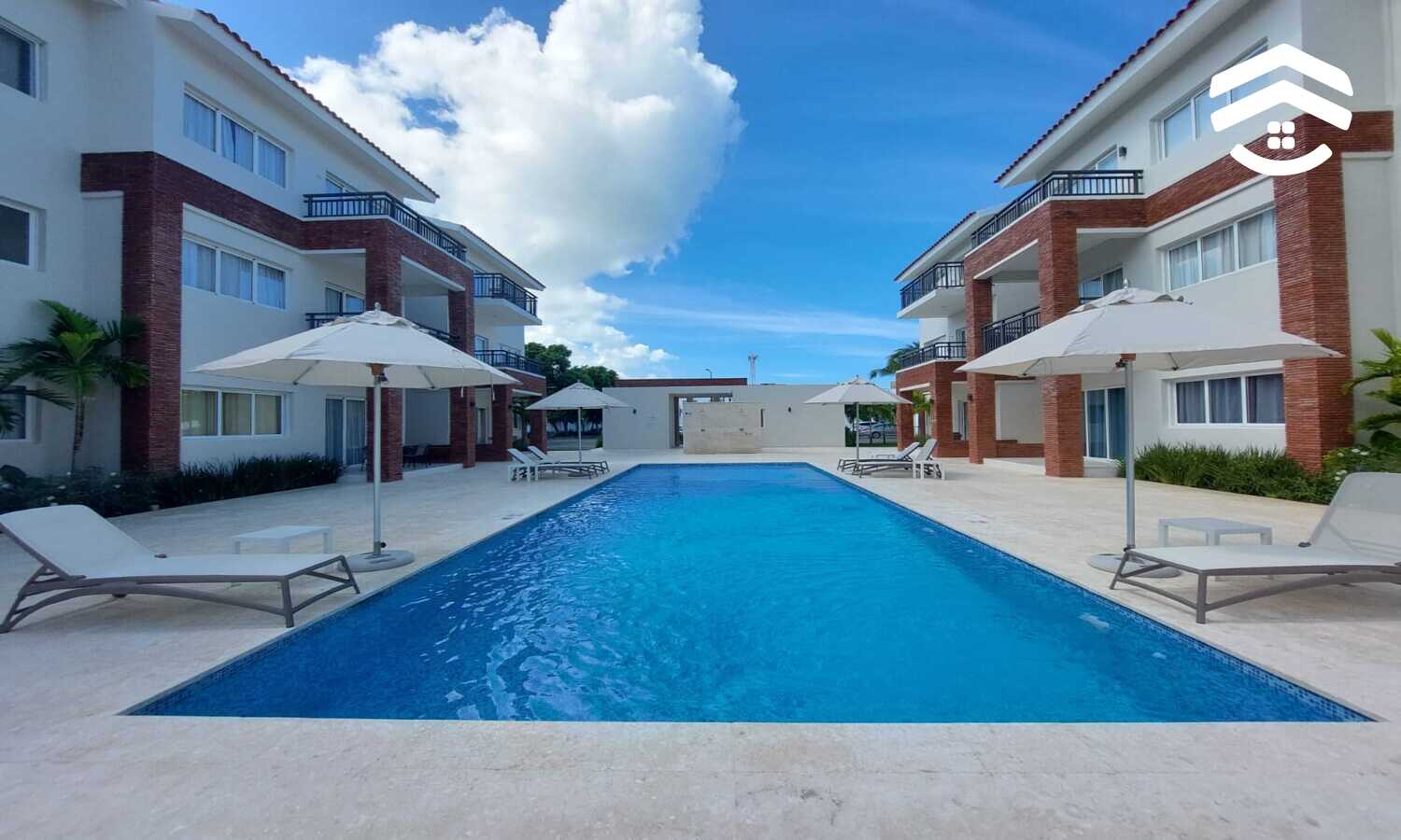 Modern style apartment in Los Corales